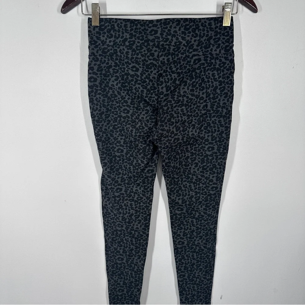 NWT Loft Grey Leopard Print Leggings Size XS Petite